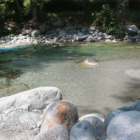 مكان تخييم Alivi Di A Restonica *